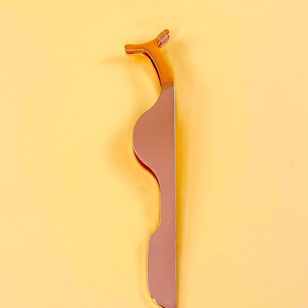Eyelash applicator